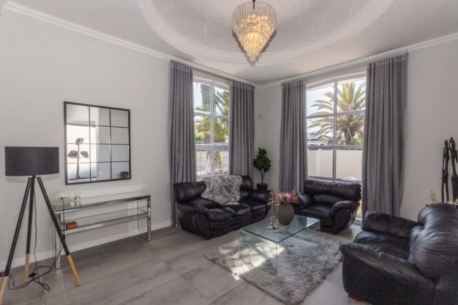 5 Bedroom Property for Sale in Sunset Beach Western Cape